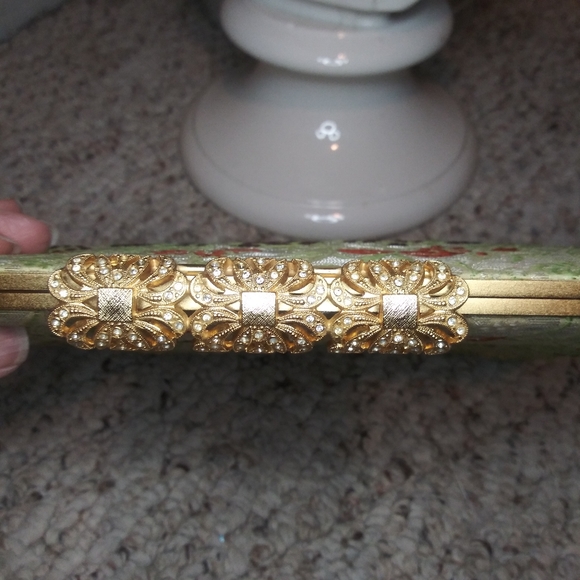 Vintage Jeweled Clasp Green Floral Brocade Convertible Chain Strap Clutch Purse - Picture 8 of 15